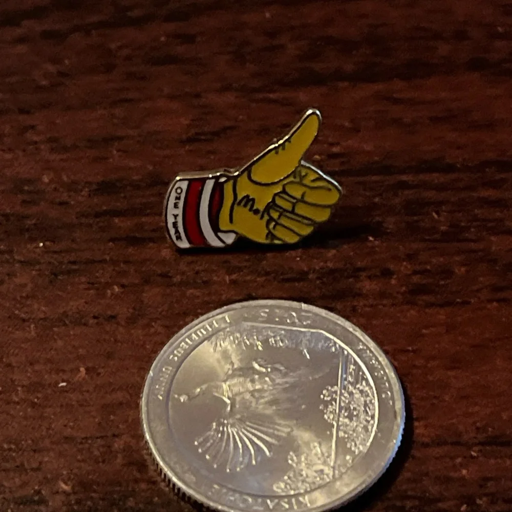 Vintage McDonald's One Year‎ Ronald McDonald Thumbs Up Employee Lapel Hat Pin